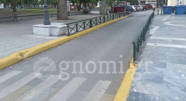 ΧΑΛΚΙΔΑ: Διπλή παγίδα για πεζούς στη διάβαση μπροστά στο ναό του Αγίου Νικολάου