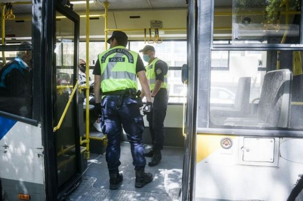 Πρόστιμα 150 ευρώ σε 26 άτομα για μη χρήση μάσκας την Πέμπτη