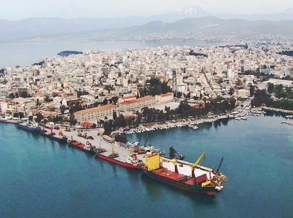 ΧΑΛΚΙΔΑ: Κομπίνα με πετρέλαιο ναυτιλίας σε τρία ρυμουλκά πλοία