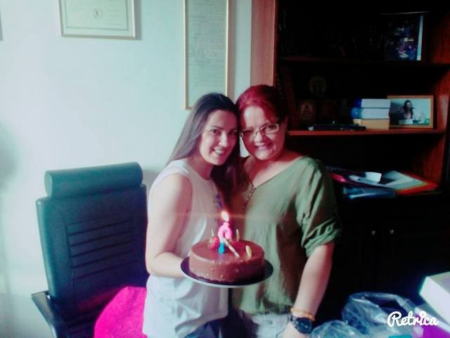 Τούρτες από φίλες για τη Γιουλίνα