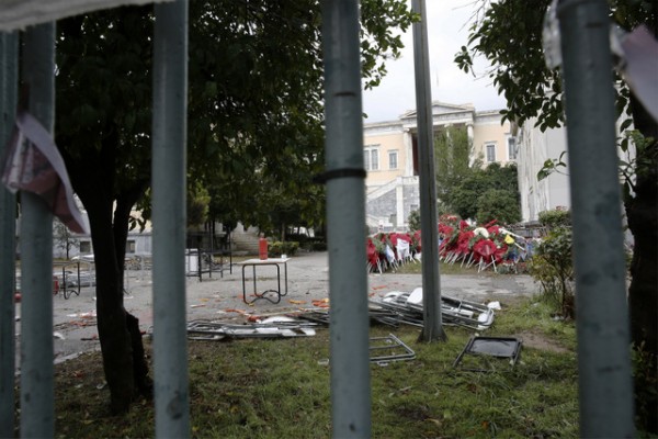 Μπήκε η Αστυνομία στο Πολυτεχνείο - Έγινε εκκένωση