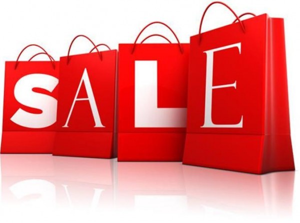 Ξεκινούν οι καλοκαιρινές εκπτώσεις