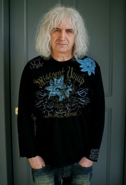 Τραγούδησε ... γαλλικά ο Καρβέλας