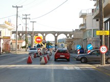 Στριμωξίδι στις Kαμάρες της Xαλκίδας