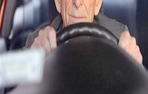 Άντρας 101 ετών ανανέωσε το δίπλωμα οδήγησης!