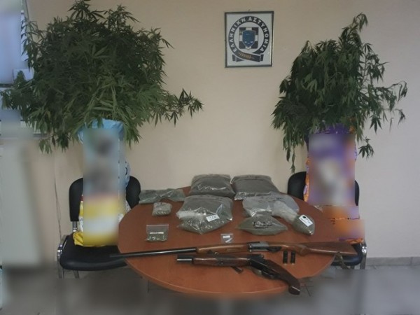 Εκρυβε όπλα στο σπίτι του