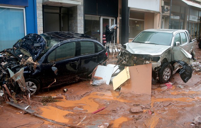 ΔΥΤΙΚΗ ΑΤΤΙΚΗ: Έφτασαν τους 15 οι νεκροί από τη φονική πλημμύρα
