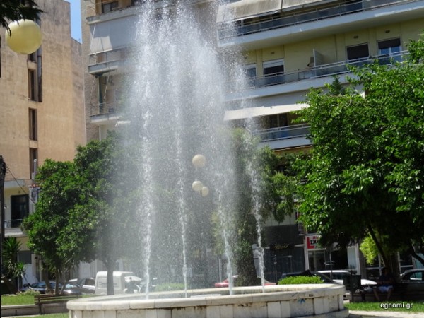 ΧΑΛΚΙΔΑ: Ανάσες δροσιάς στο σιντριβάνι του Αγ. Νικολάου