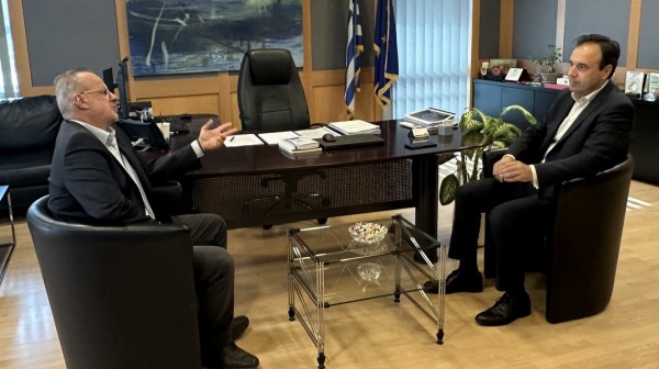 Έκτακτη συνάντηση του Θανάση Ζεμπίλη με τον Υπουργό Δημήτρη Παπαστεργίου για το κλείσιμο τριών καταστημάτων των ΕΛΤΑ στην Εύβοια