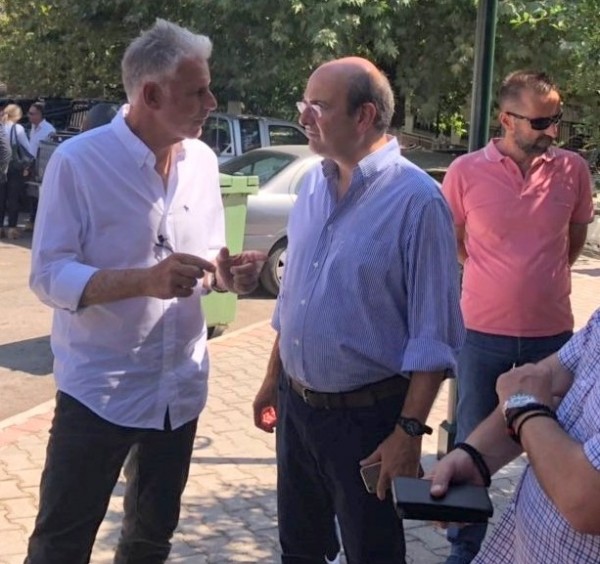 ΨΑΧΝΑ: Επίσκεψη του Κωστή Χατζηδάκη στις πληγείσες από την πρόσφατη  φωτιά περιοχές