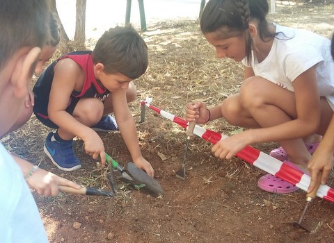 Aνασκαφή στη Βιβλιοθήκη Καθενών