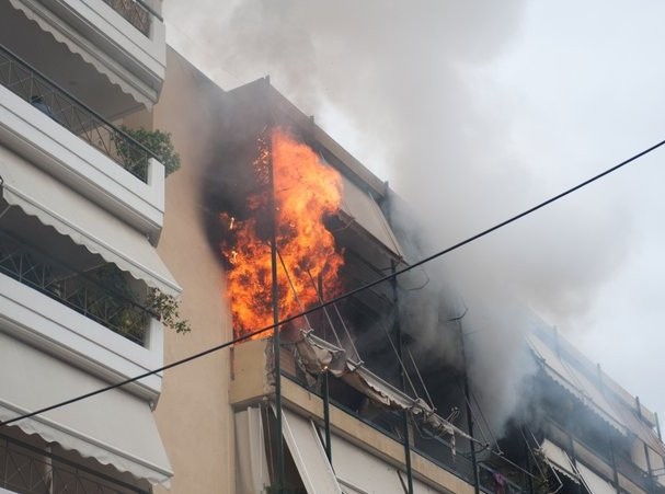 Νεκρός από φωτιά σε διαμέρισμα την Κυριακή του Πάσχα