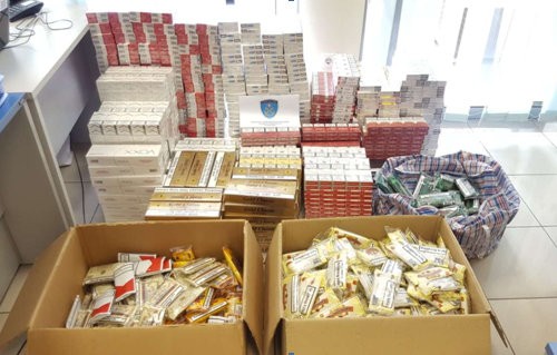 ΧΑΛΚΙΔΑ: Συνελήφθη 59χρονος από το Λιμεναρχείο για λαθρεμπόριο καπνικών προϊόντων (pic)