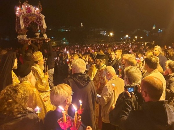 Στη Σκιάθο ο Μητροπολίτης τη νύχτα της Μεγάλης Παρασκευής