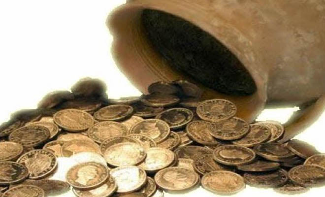 Άνοιξαν τρύπα σε ναό για να βρουν λίρες