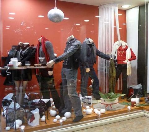 Τουρίστας δάγκωσε καταστηματάρχη γιατί ήθελε ρούχο με 5 ευρώ