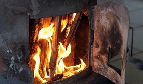 Γυμνό Ερέτριας: Κάηκε ζωντανή ενώ άναβε τη σόμπα