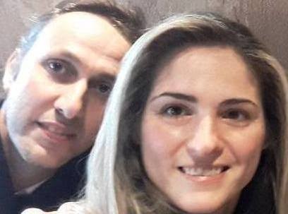 Ωρες ...αναπαυτικές θα περνάει πάνω στον καναπέ της