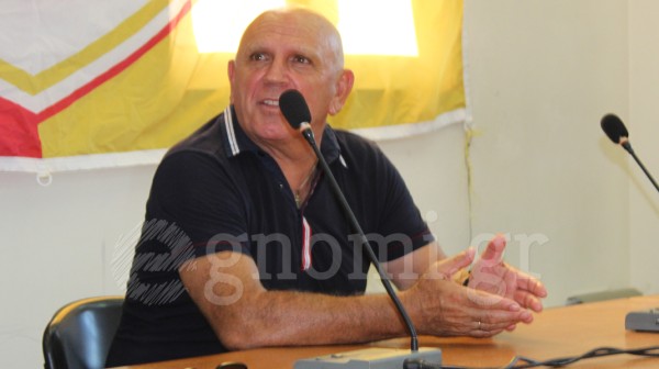 ΓΙΩΡΓΟΣ ΒΑΖΑΚΑΣ-ΑΡΤΑΚΗ: Χειροκροτήθηκε και υποσχέθηκε ότι θα κάνει τα πάντα για το όνειρο της ανόδου στη Super League 2 (VIDEO)