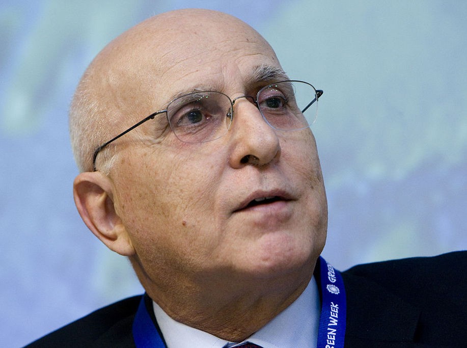 Ποιος είναι ο Σταύρος Δήμας