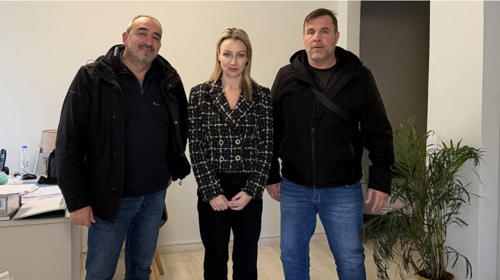 Συνάντηση της Κατερίνας Καζάνη με εργαζόμενους της ΕΑΒ