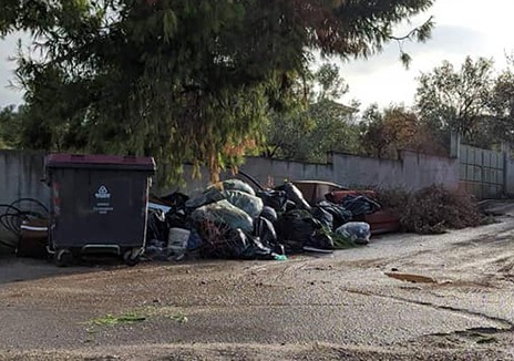 Στη Δροσιά Χαλκίδας δεν προλαβαίνουν να καθαρίσουν