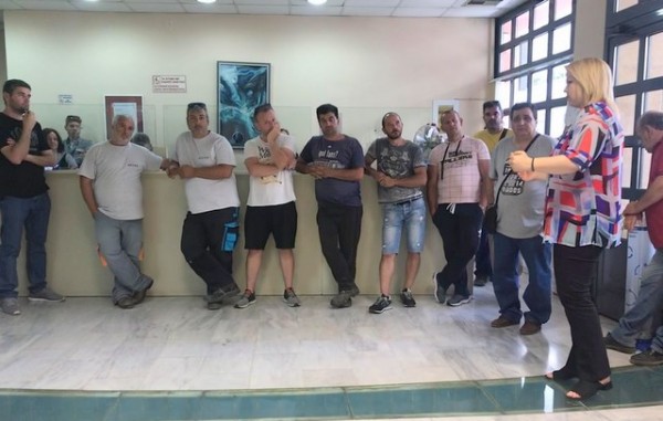 Υποσχέθηκε νέα σύμβαση εργασίας στους εργαζόμενους της ΔΕΥΑΧ η Έλενα Βάκα