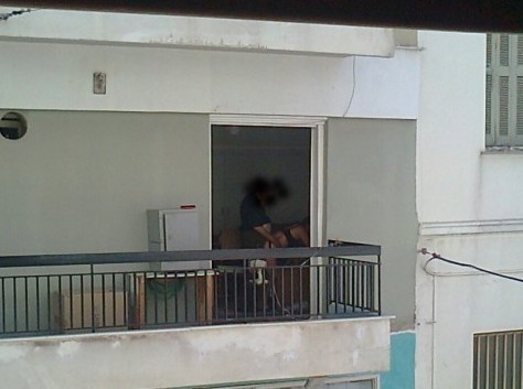 Τούρμπο ο παππούς ξεσαλώνει με την υπηρέτρια!
