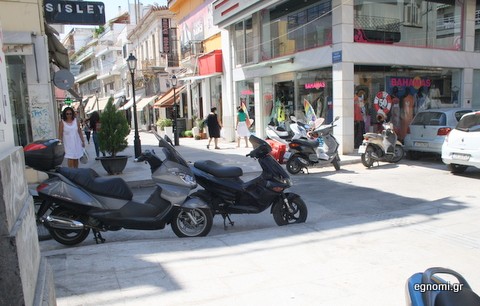 Πάρκινγκ για δίκυκλα έγινε η Αβάντων