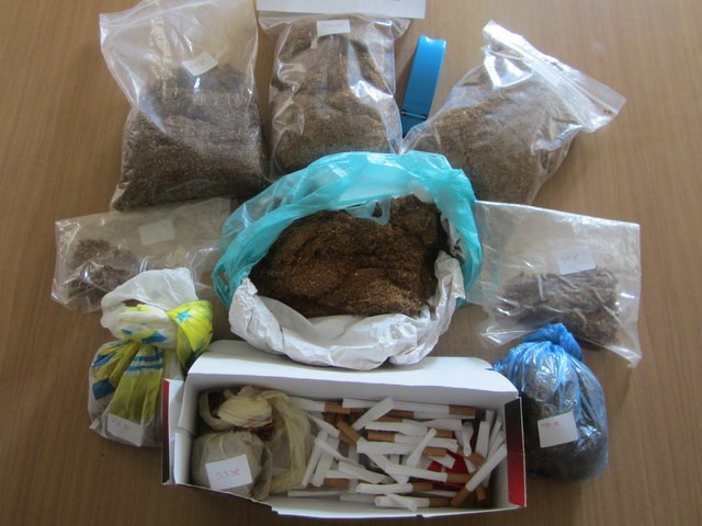 Κυκλοφορούσαν με δύο κιλά λαθραίο καπνό