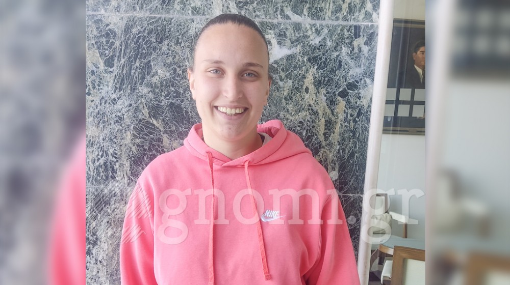 Η Βασιλική Οικονόμου θα αποχωριστεί τα αγαπημένα της φούτερ ...τώρα που καλοκαιριάζει