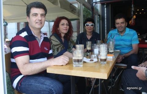 Ένας διευθυντής και τρεις συνδικαλιστές έπιναν το καφεδάκι τους στην παραλία