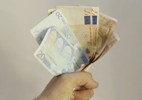 Ποντικοί στην Κάνηθο έφαγαν 4.000 ευρώ