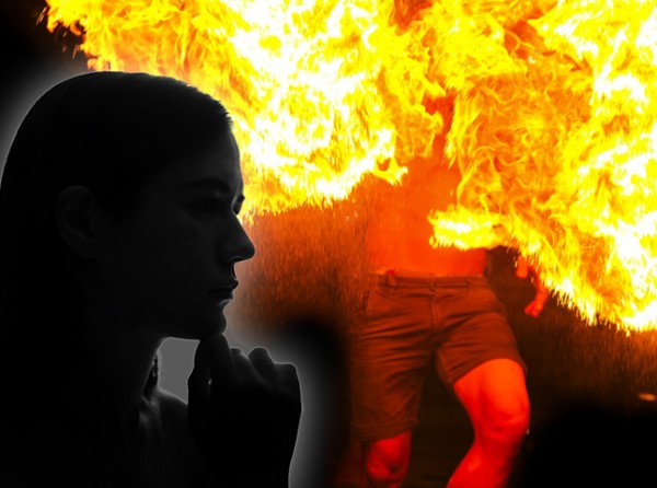 ΜΥΤΙΛΗΝΗ: Περιέλουσε τον άντρα της με εύφλεκτο υγρό και του έβαλε φωτιά