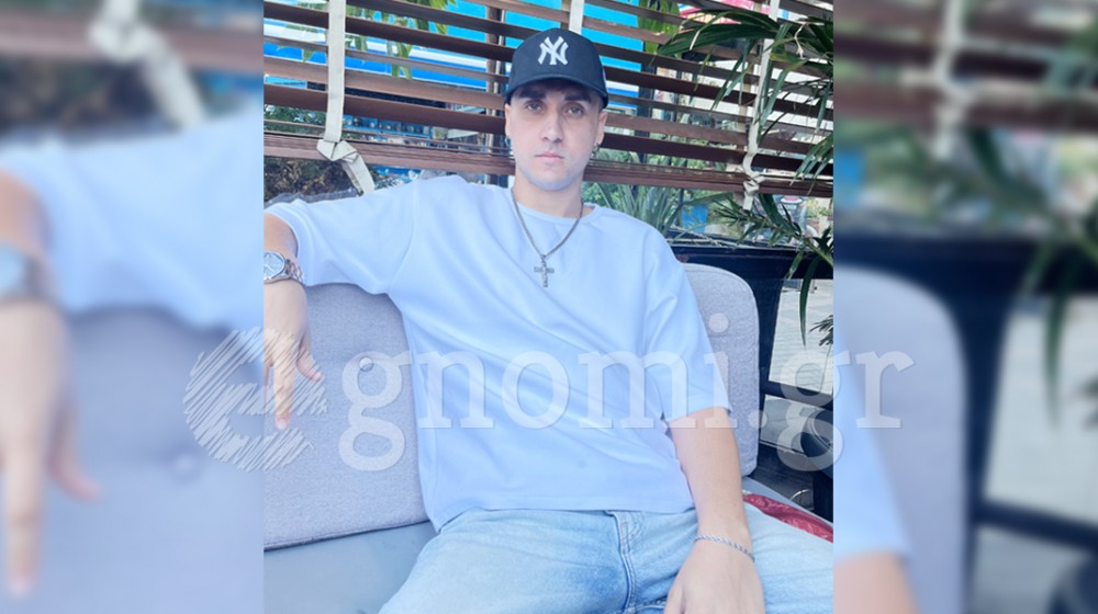 Δημήτρης Σαρακατσάνης: Ξεχωρίζει με τον σταυρό!