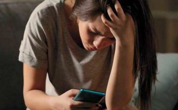 Revenge porn στη Λάρισα: Πώς παγίδευαν και εκβίαζαν με ροζ βίντεο τα θύματά τους