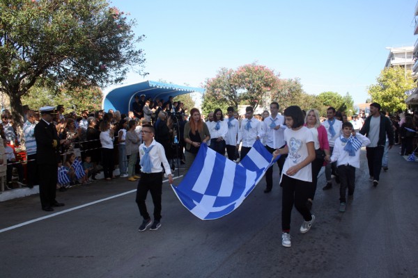 ΧΑΛΚΙΔΑ 28η ΟΚΤΩΒΡΙΟΥ: Η παρέλαση των Συλλόγων