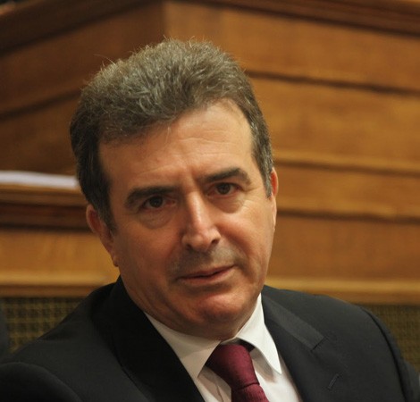 Ομορφάααααντρα μου! Θα σου δώσω λυσάρι για να μας σώσεις!