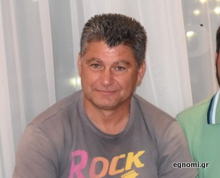 Ευχαριστώ, με το κεφάλι ψηλά