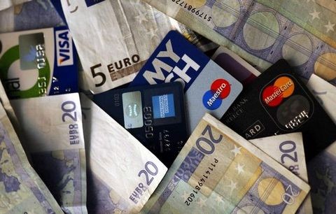 Έστησαν μεγάλη απάτη με προπληρωμένες κάρτες 53χρονος και 43χρονος