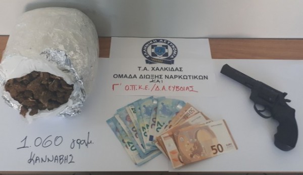 ΙΣΤΙΑΙΑ: Συνελήφθη 31χρονος Έλληνας με ένα κιλό χασίς και περίστροφο