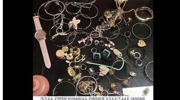 ΧΑΛΚΙΔΑ: Ληστεία με κινηματογραφική καταδίωξη - Δύο άντρες άρπαξαν χρυσαφικά από σπίτι