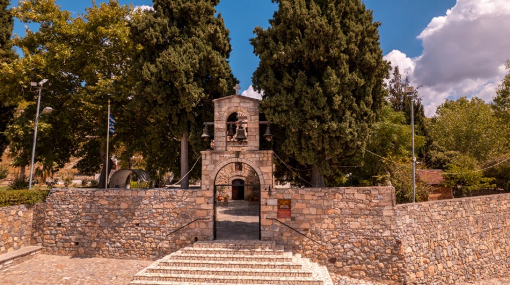 ΦΥΛΛΑ: Αγρυπνία στο μοναστήρι του Αγίου Γεωργίου Αρμά