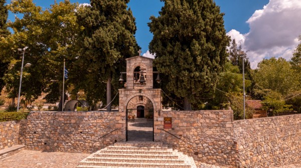 ΦΥΛΛΑ ΧΑΛΚΙΔΑΣ: Κουρά μοναχού στο μοναστήρι του Αγίου Γεωργίου Αρμά
