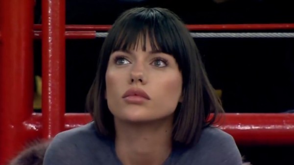 Αυτή είναι η μελαχρινή γυναικάρα που έκανε θραύση στο ΣΕΦ