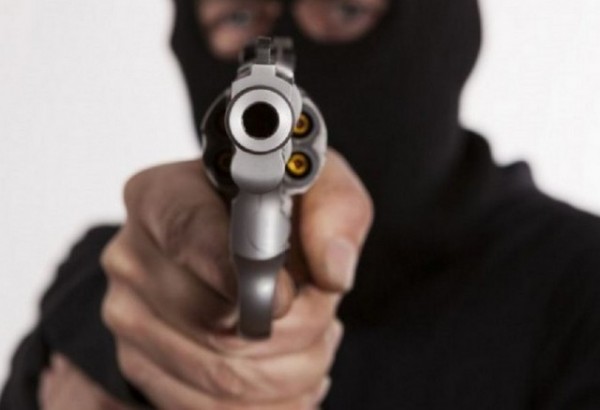 Εφιάλτης για νεαρή γυναίκα - Ληστές την έδεσαν και τη χτύπησαν για 100 ευρώ