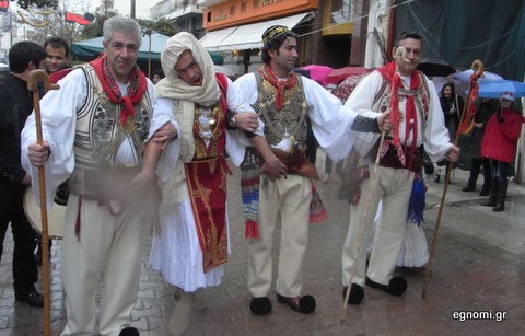 Βλάχικος γάμος, ξυλοπόδαροι και φασολάδα