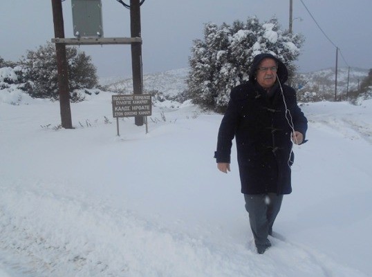 Ο Δήμαρχος πήγε στα Φύλλα και περπάτησε στα χιόνια