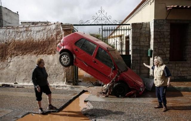 ΠΗΛΙ: Συγκεντρώνουν είδη πρώτης ανάγκης για τους πλημμυροπαθείς της Μάνδρας