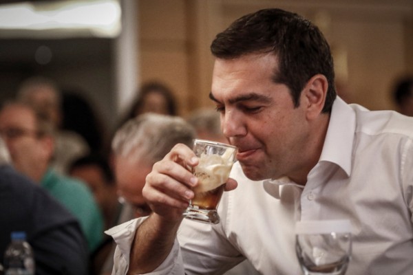 «Πικρός» ο καφές των εξαγγελιών Τσίπρα